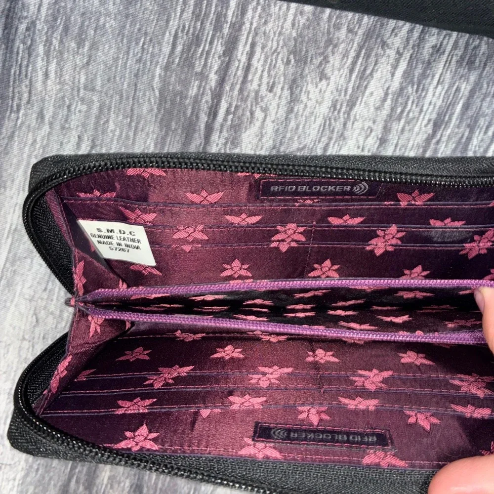 Anuschka Hand Painted Leather RFID Zip Wallet Cleopatra's Leopard - Picture 8 of 8
